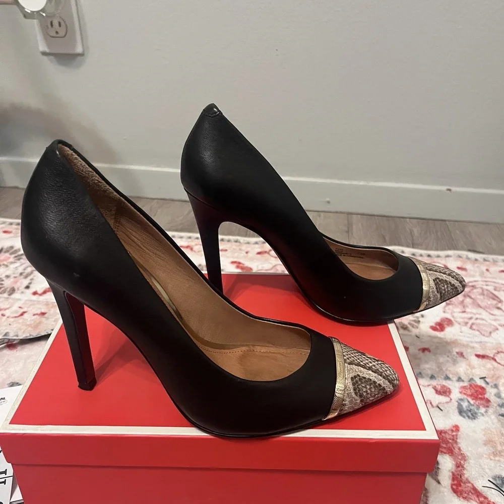 Coach Shoes Size 7.5B Black Heel with Snake Skin Pointed Toe and Gold Band Box